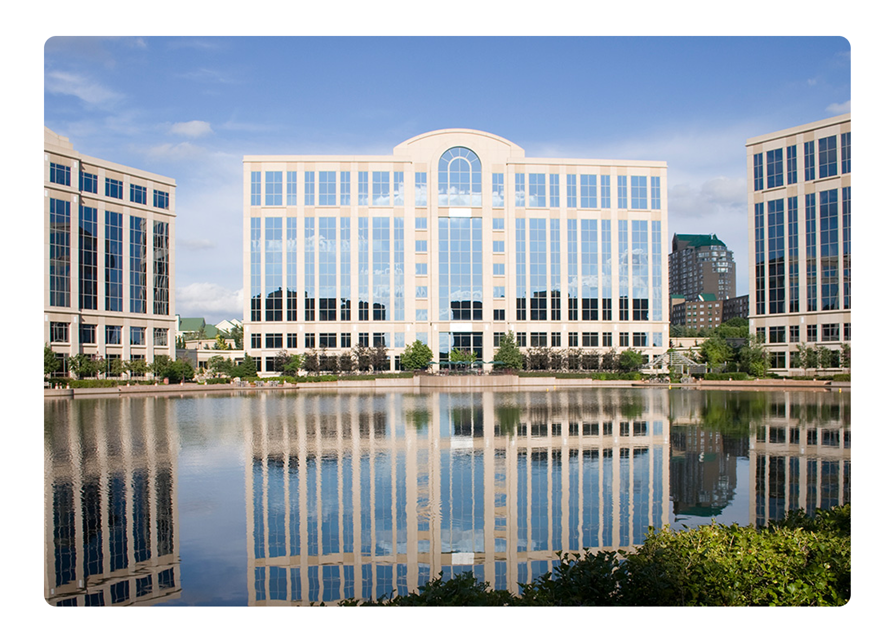 synchrono centennial lakes buliding